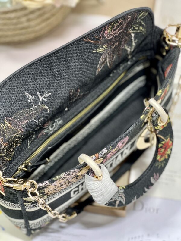 1:1 Replica Medium Lady D-Joy Bag White/Black For Women 10in/26cm