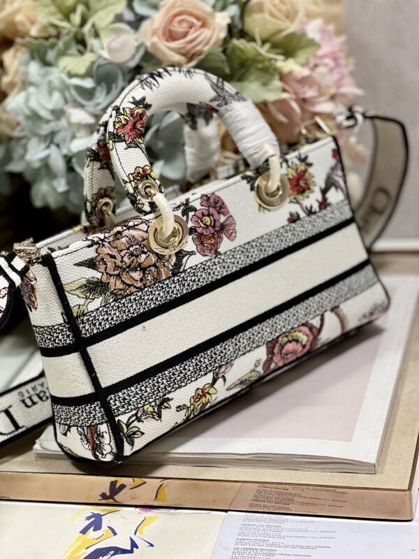 1:1 Replica Medium Lady D-Joy Bag White/Black For Women 10in/26cm