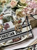 1:1 Replica Medium Lady D-Joy Bag White/Black For Women 10in/26cm