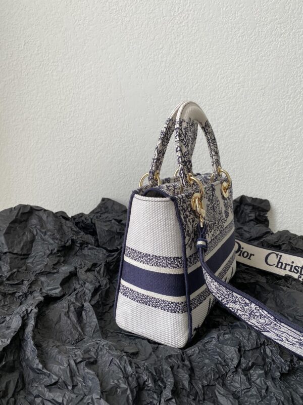 1:1 Replica Medium Lady D-Lite Bag White For Women 9.5in/ 24cm