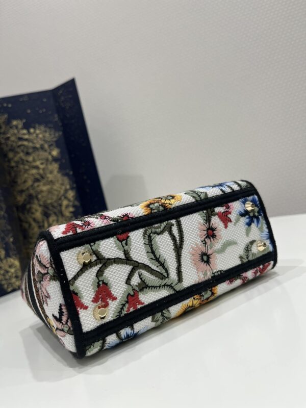 1:1 Replica Mini Lady D-Lite Bag White/Black For Women 6.5in/17cm