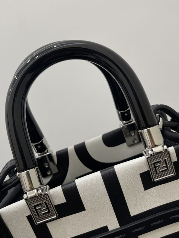 1:1 Replica Mini Sunshine Shopper Two-Tone Mini Bag Black And White For Women 7in/18cm