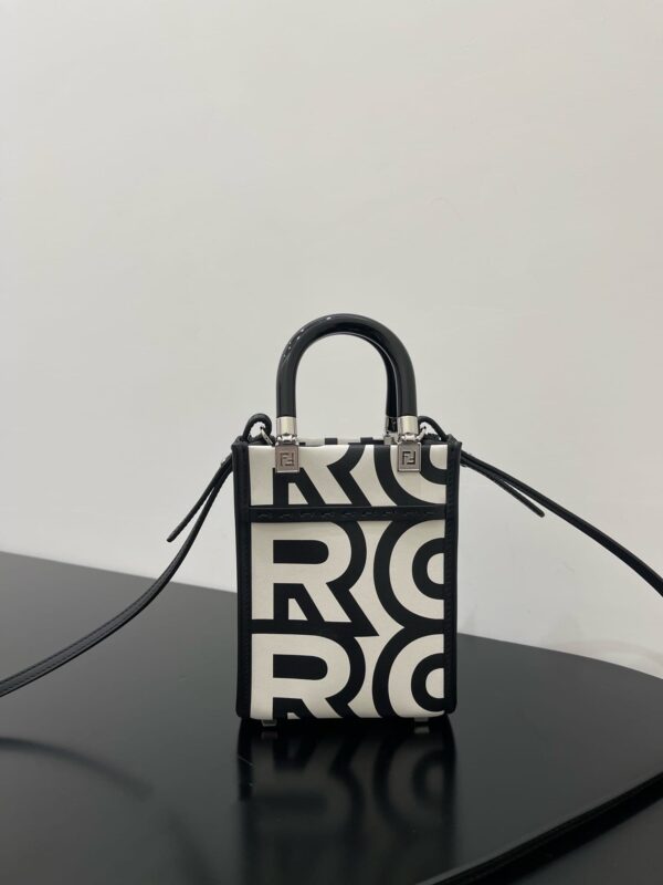 1:1 Replica Mini Sunshine Shopper Two-Tone Mini Bag Black And White For Women 7in/18cm