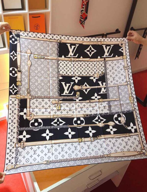 Monogram Confidential Square 90 Black For Women