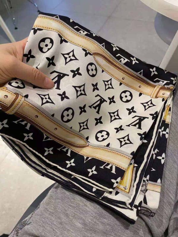 Monogram Confidential Square 90 White And Black For Women M78667
