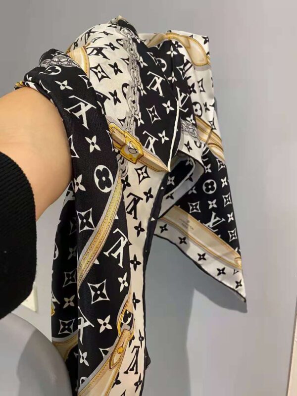 Monogram Confidential Square 90 White And Black For Women M78667