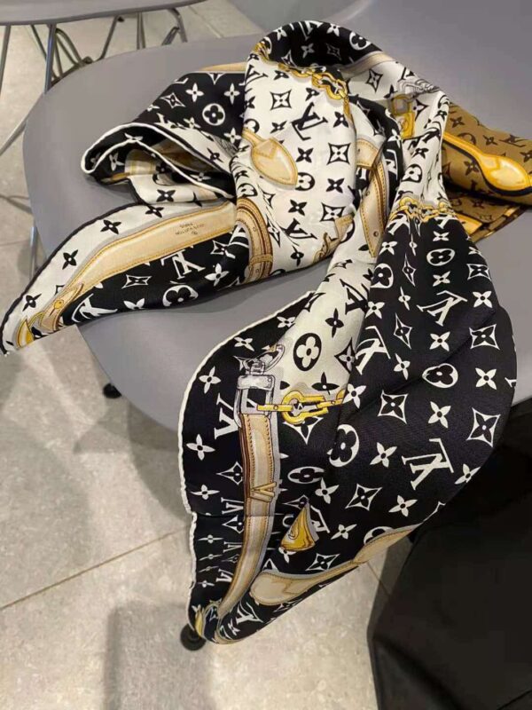 Monogram Confidential Square 90 White And Black For Women M78667