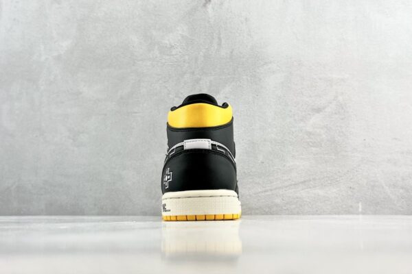 Nike Air Jordan 1 Mid Loading Sneaker Black Color For Women, Women's Shoes