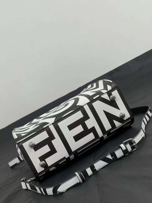 1:1 Replica Peekaboo Iseeu Mini Bag Black And White For Women 9in/ 23cm