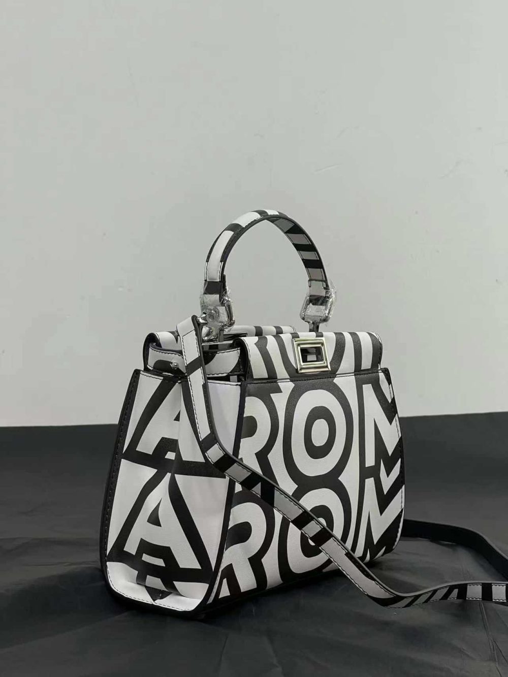 1:1 Replica Peekaboo Iseeu Mini Bag Black And White For Women 9in/ 23cm - Image 7