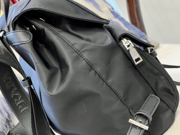 PR004  - Prada Women's Fashion Bag