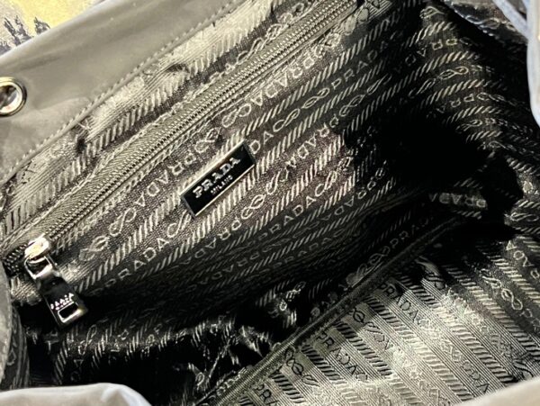 PR004  - Prada Women's Fashion Bag