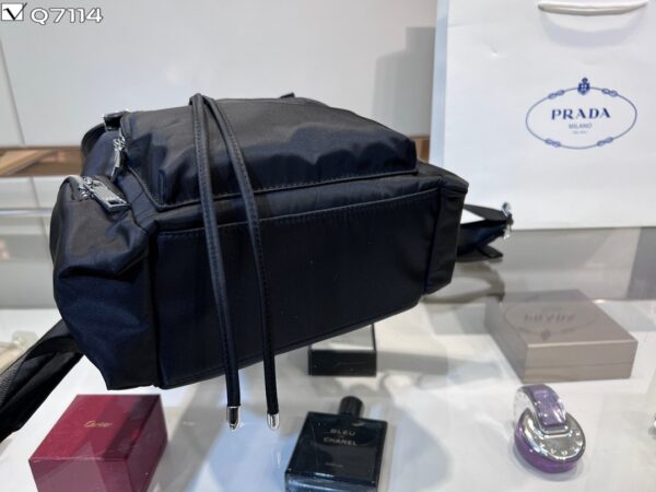 PR008  - Prada Women's Fashion Bag