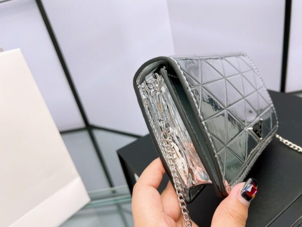 PR010  - Prada Women's Fashion Bag