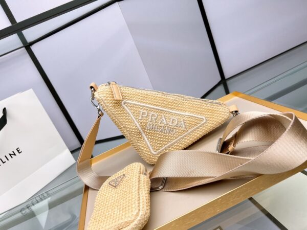 PR011  - Prada Women's Fashion Bag