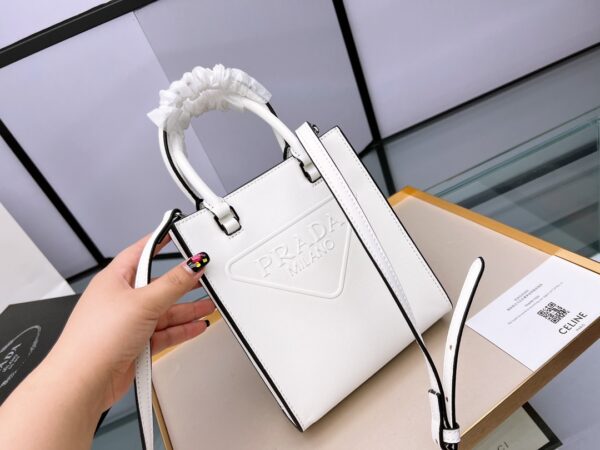 PR012  - Prada Women's Fashion Bag