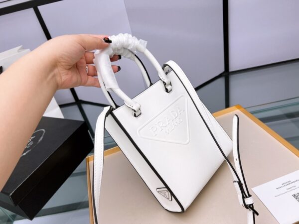 PR012  - Prada Women's Fashion Bag