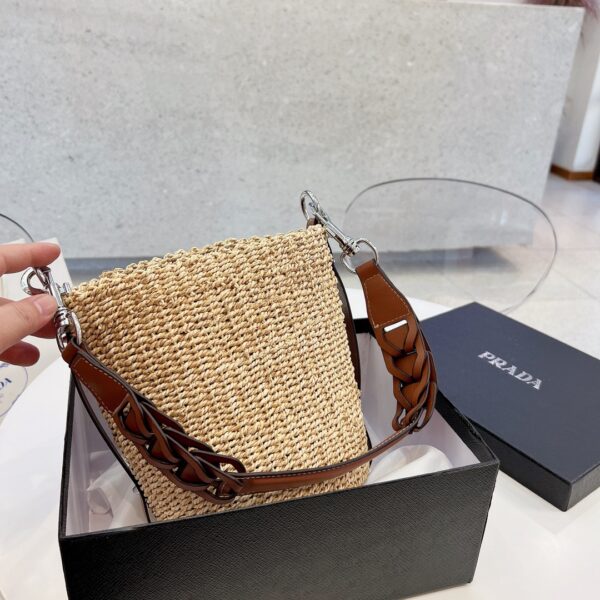 PR02  - Prada Women's Fashion Bag