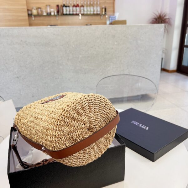 PR02  - Prada Women's Fashion Bag