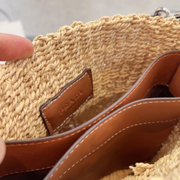 PR02  - Prada Women's Fashion Bag