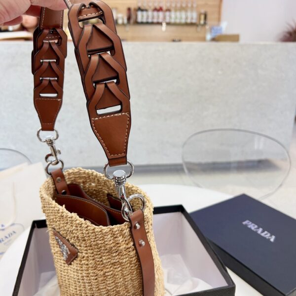 PR02  - Prada Women's Fashion Bag