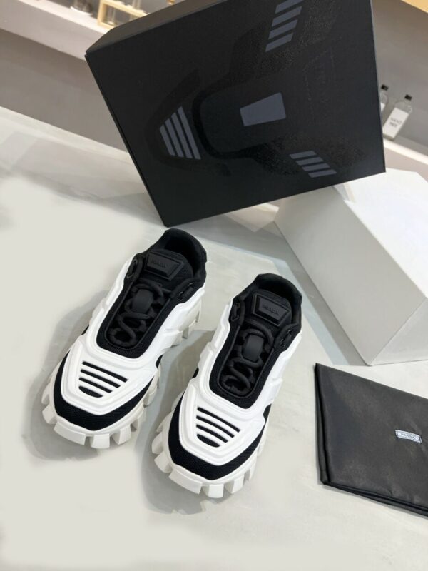 Prada Cloudbust Thunder Sneakers Black And White For Women PRD 