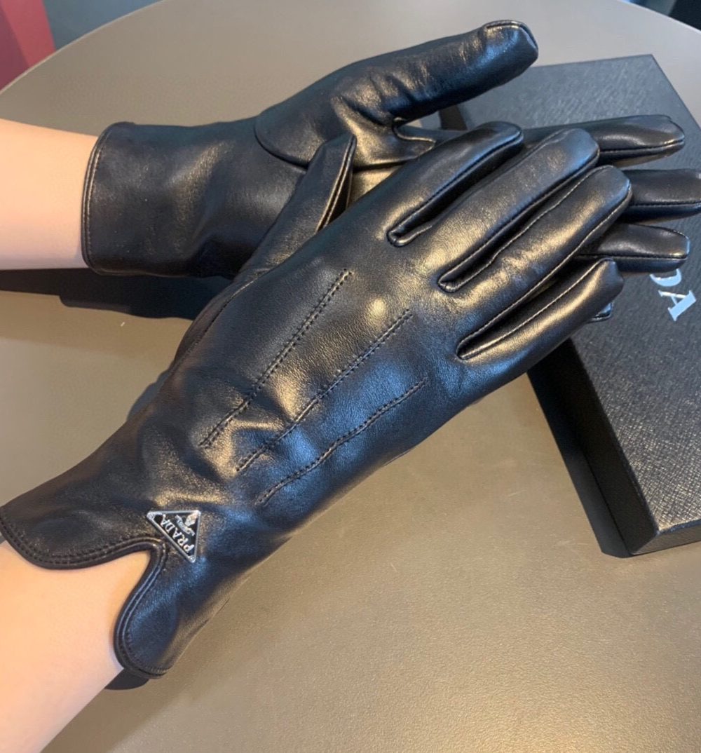 Prada Nappa Gloves In Black