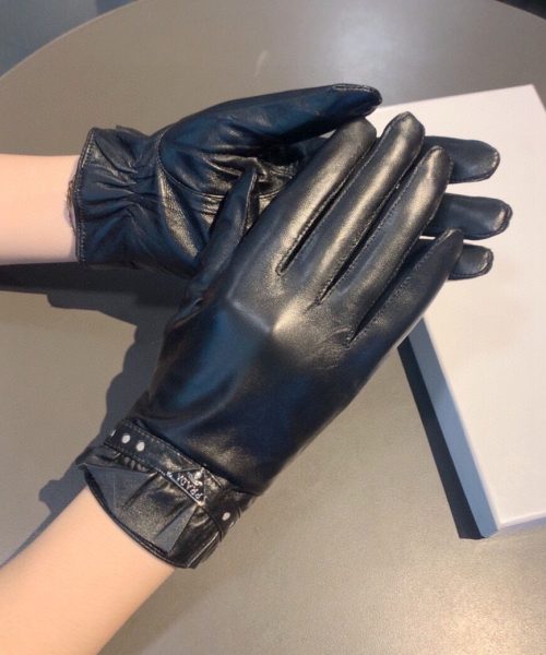 Prada Nappa Gloves In Black