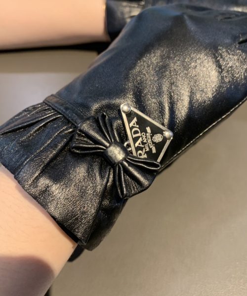 Prada Nappa Gloves In Black