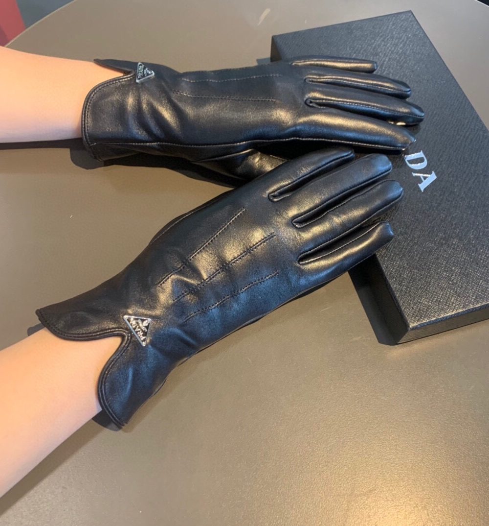 Prada Nappa Gloves In Black