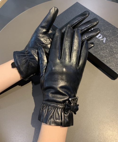 Prada Nappa Gloves In Black
