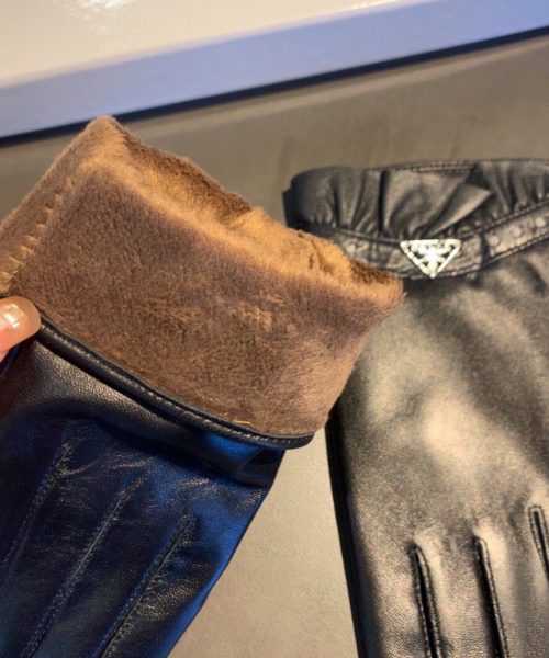 Prada Nappa Gloves In Black