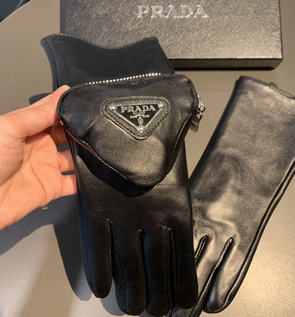 Prada Nappa Gloves In Black