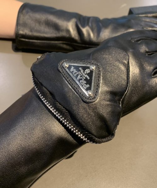 Prada Nappa Gloves In Black
