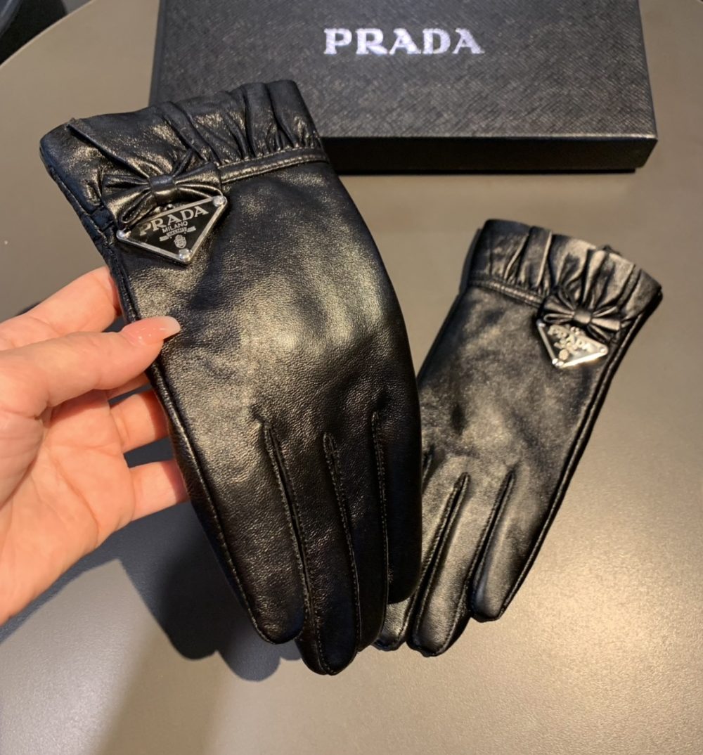Prada Nappa Gloves In Black