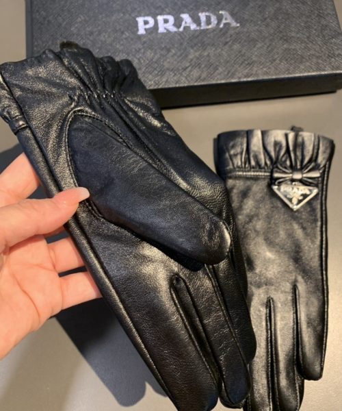 Prada Nappa Gloves In Black