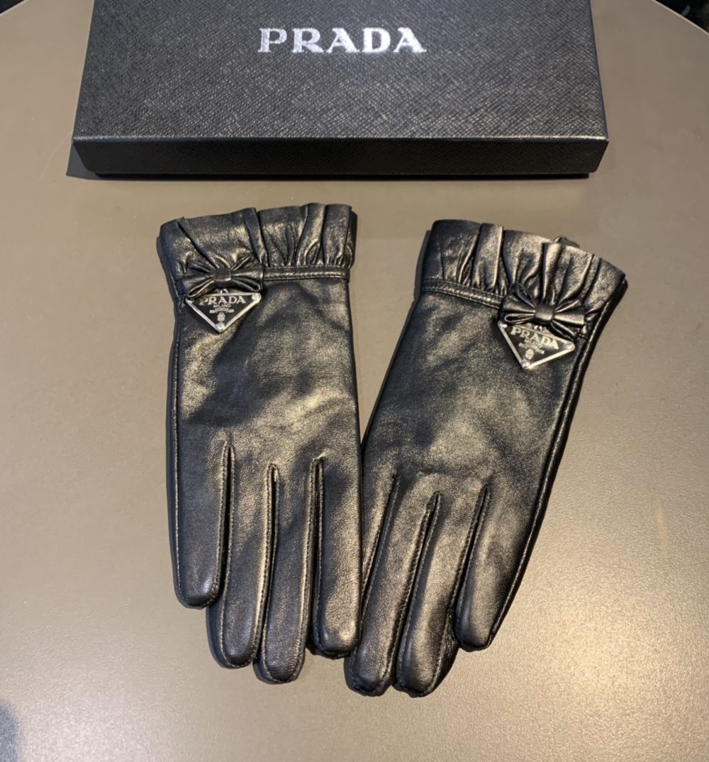 Prada Nappa Gloves In Black