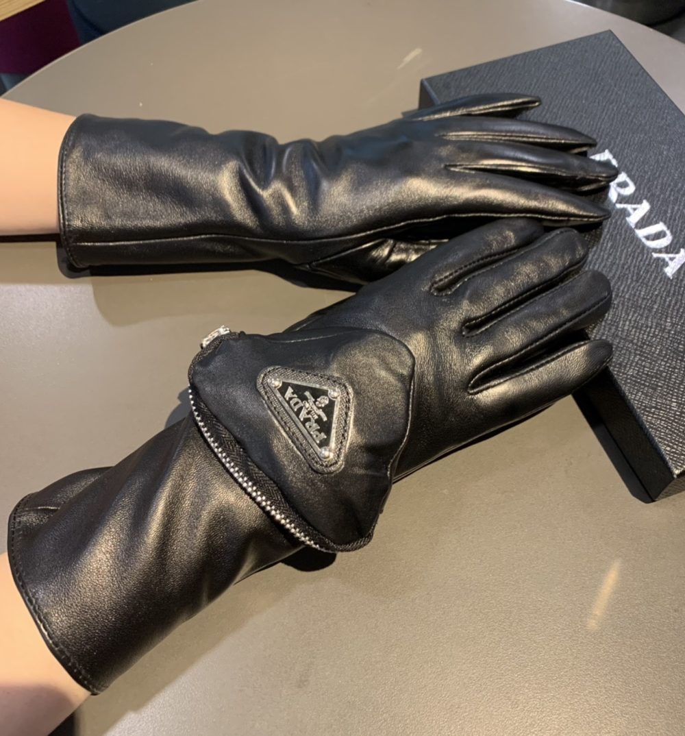 Prada Nappa Gloves In Black