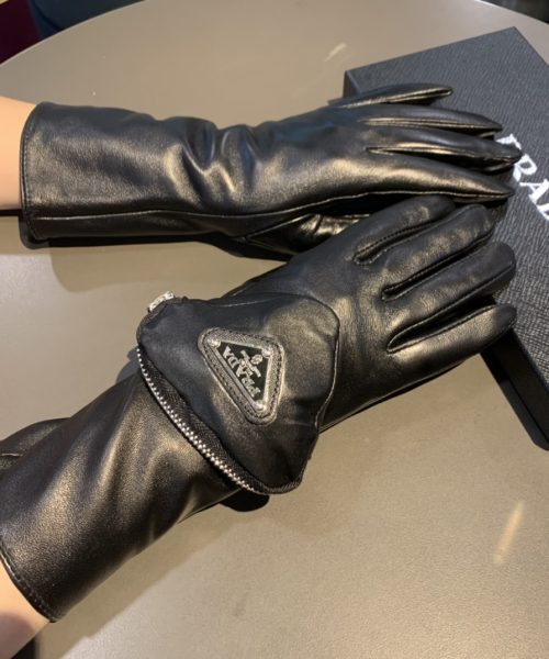 Prada Nappa Gloves In Black