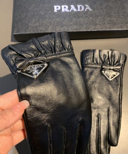Prada Nappa Gloves In Black