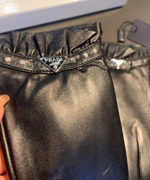 Prada Nappa Gloves In Black