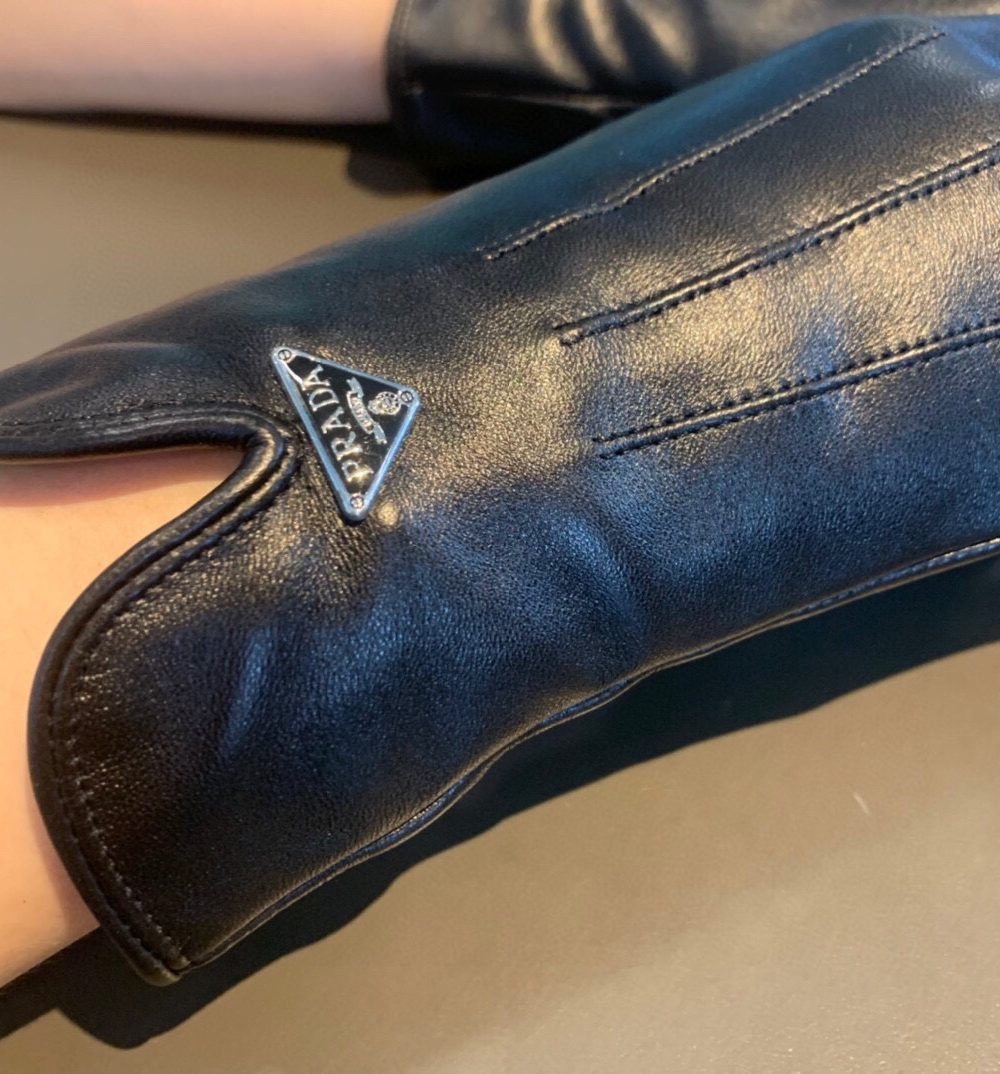 Prada Nappa Gloves In Black