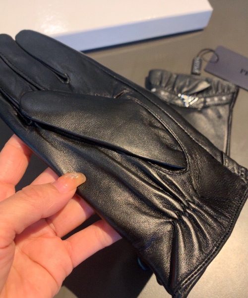 Prada Nappa Gloves In Black