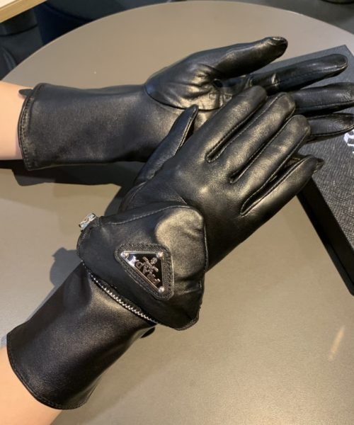 Prada Nappa Gloves In Black