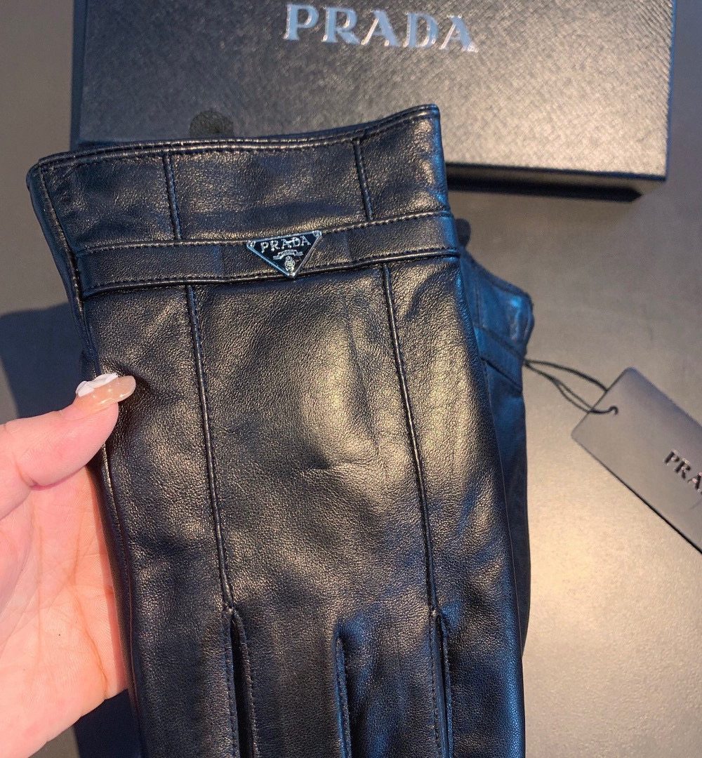Prada Nappa Gloves In Black