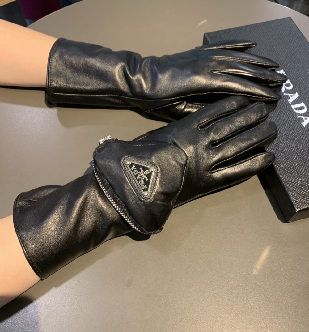 Prada Nappa Gloves In Black