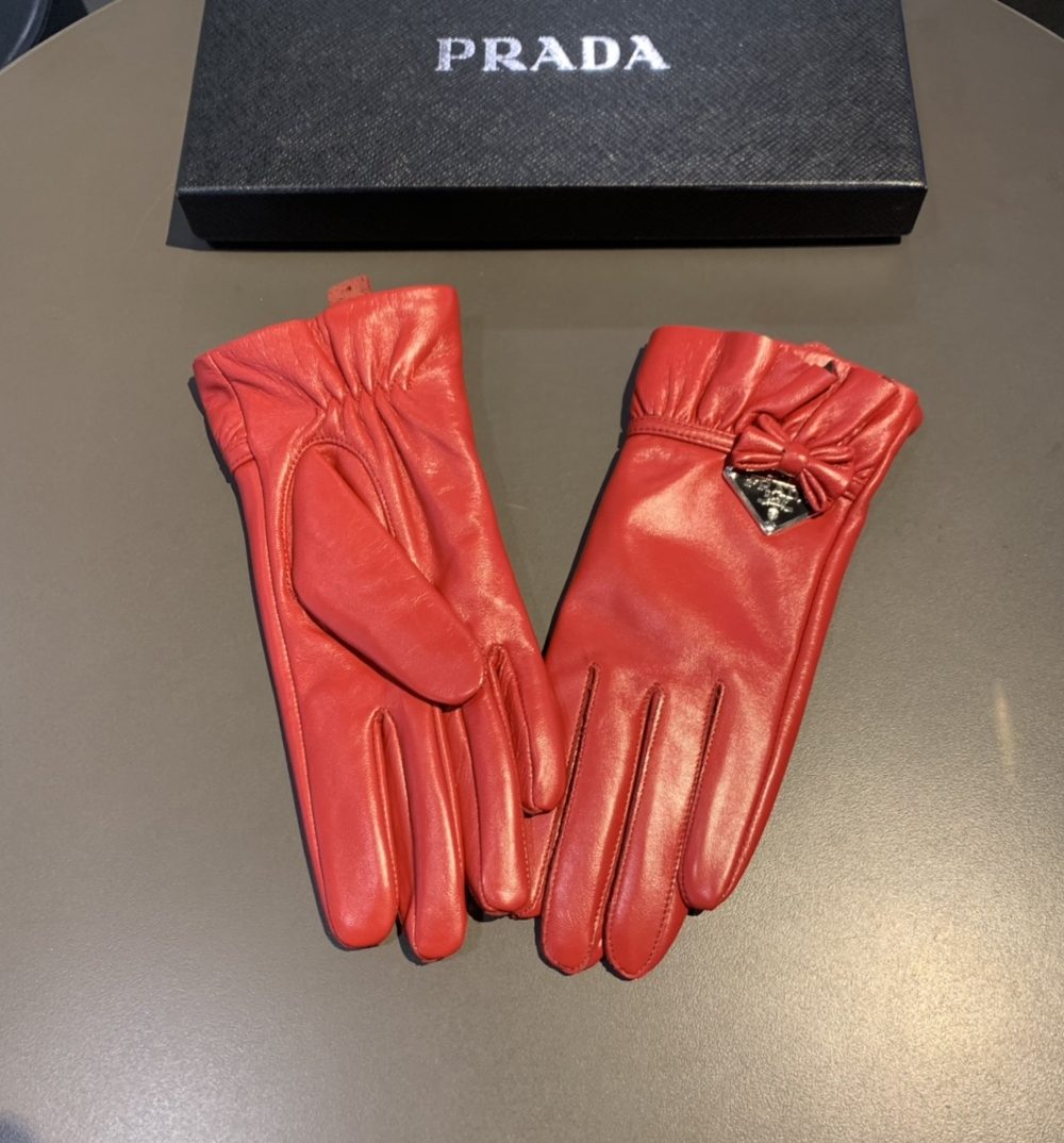 Prada Nappa Gloves In Red