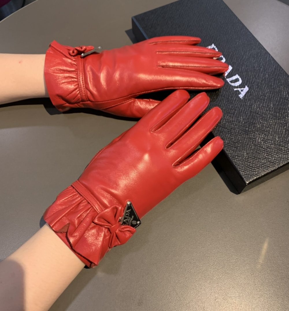 Prada Nappa Gloves In Red