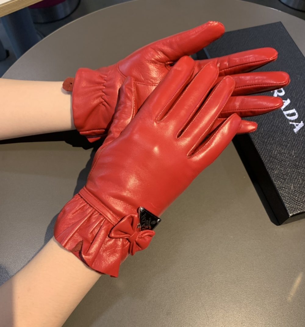 Prada Nappa Gloves In Red