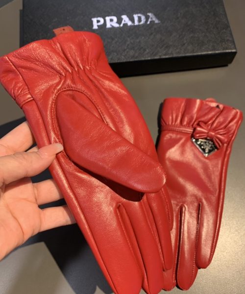 Prada Nappa Gloves In Red